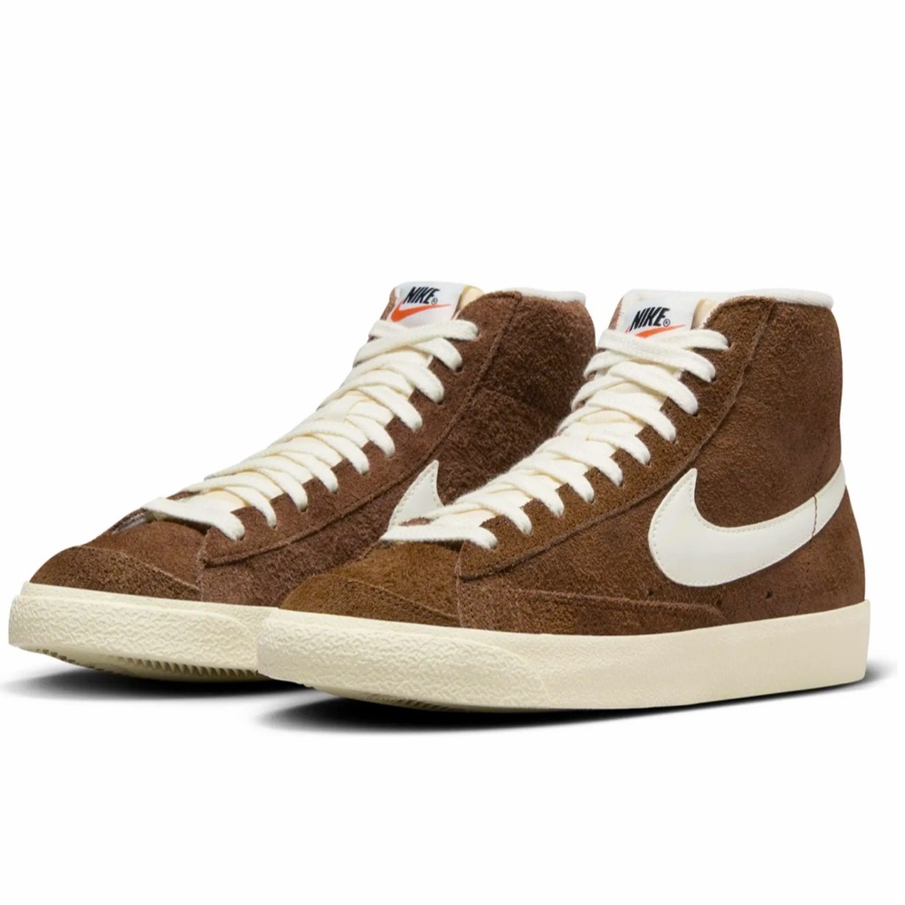 Nike Blazer Mid '77 sneakers in vintage brown